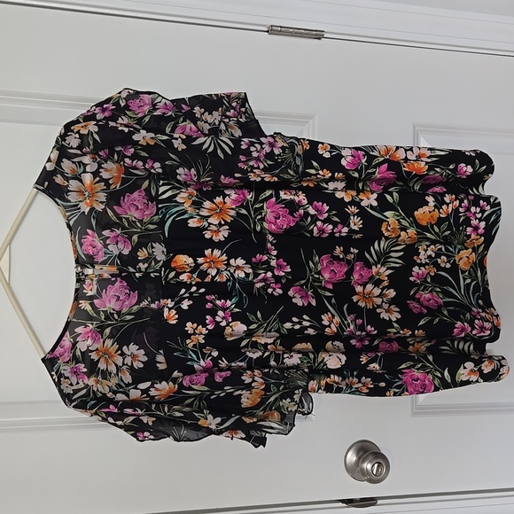 Floral Black Women's Top - Picture 6 of 7
